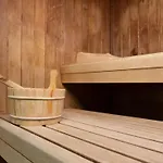 Mercure Centre Hotel 4*