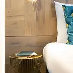 Mercure Centre Hotel 4*