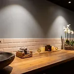 Mercure Centre Hotel 4*