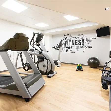Mercure Centre Hotel 4*