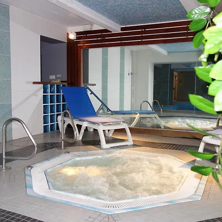 מלון Mercure Centre 4*