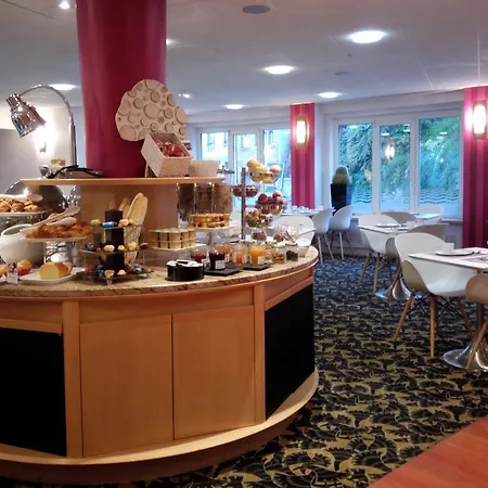 Mercure Centre מלון 4*