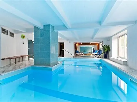 Mercure Centre Hotel 4*
