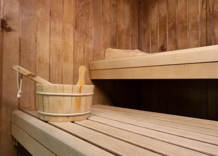 Mercure Centre Hotel 4*