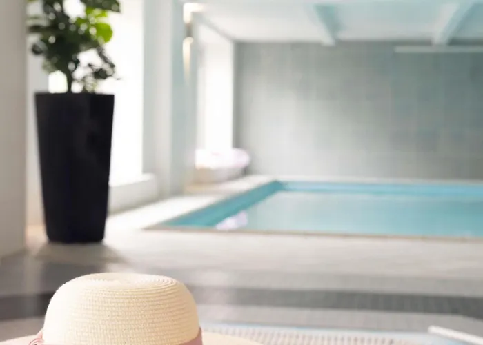 Mercure Centre Hotel 4*