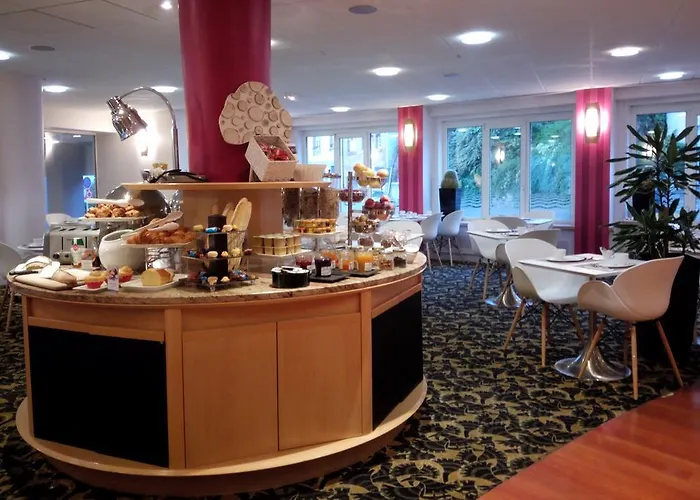 Mercure Centre Hotel 4*